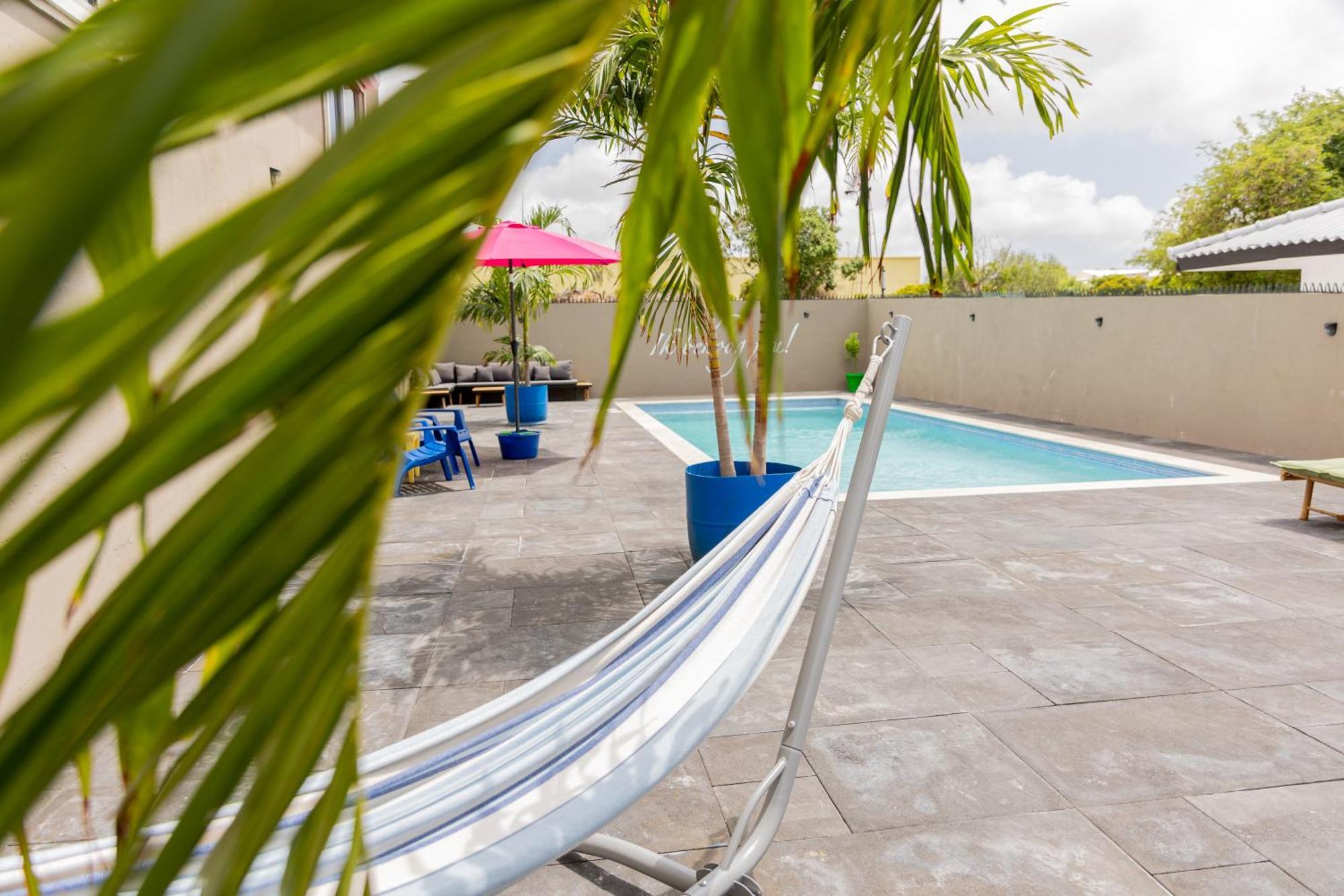 Вилла Familiewoning Met Prive Zwembad Виллемстад Экстерьер фото